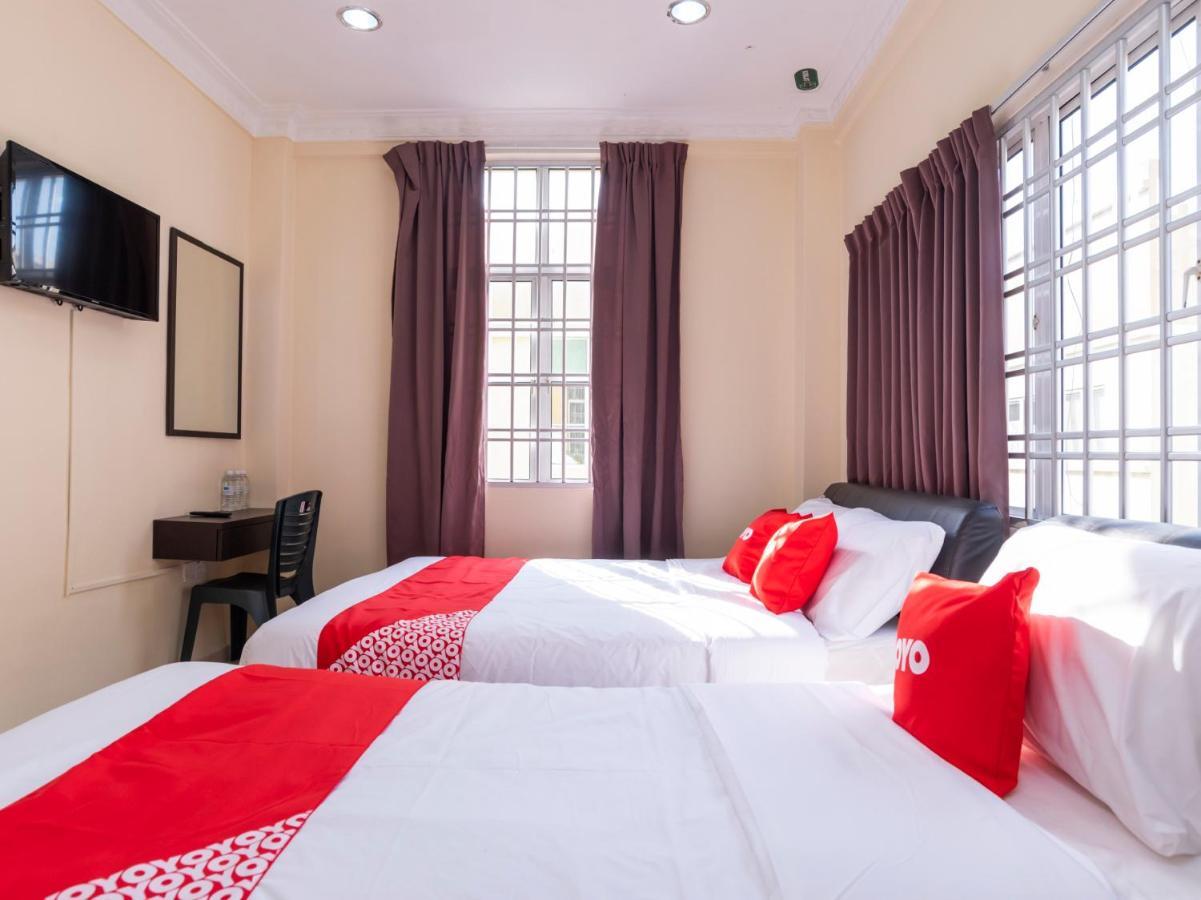 Oyo 89536 Hazris Hotel Batu Pahat Ngoại thất bức ảnh