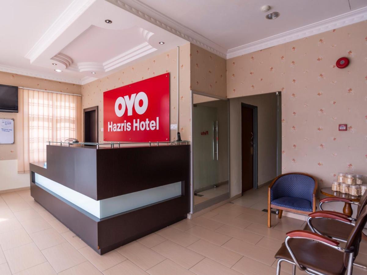 Oyo 89536 Hazris Hotel Batu Pahat Ngoại thất bức ảnh