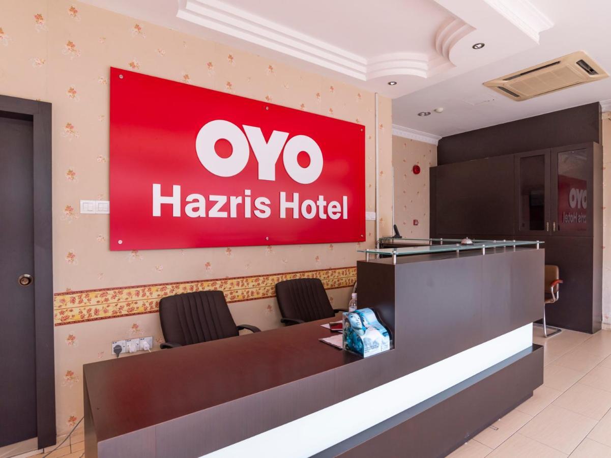 Oyo 89536 Hazris Hotel Batu Pahat Ngoại thất bức ảnh