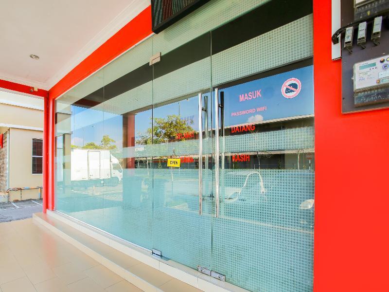 Oyo 89536 Hazris Hotel Batu Pahat Ngoại thất bức ảnh