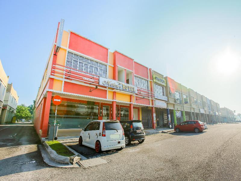 Oyo 89536 Hazris Hotel Batu Pahat Ngoại thất bức ảnh
