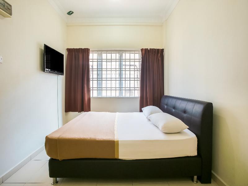 Oyo 89536 Hazris Hotel Batu Pahat Ngoại thất bức ảnh