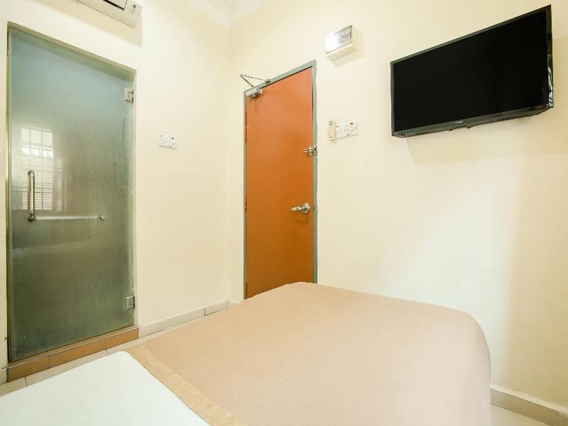 Oyo 89536 Hazris Hotel Batu Pahat Ngoại thất bức ảnh