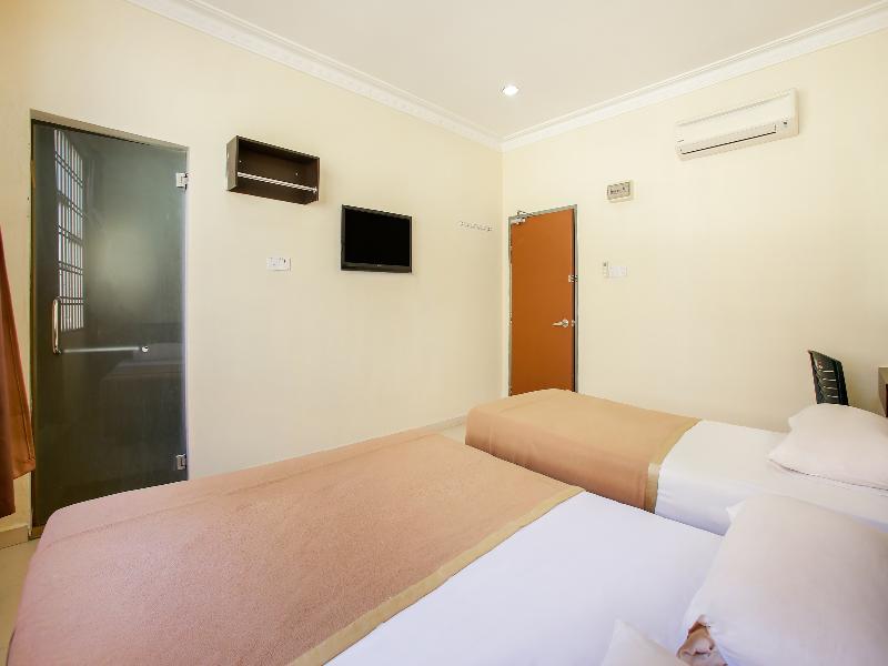 Oyo 89536 Hazris Hotel Batu Pahat Ngoại thất bức ảnh