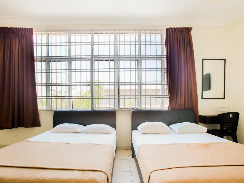 Oyo 89536 Hazris Hotel Batu Pahat Ngoại thất bức ảnh
